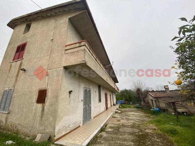 Villa Indipendente in vendita a Teano, Campania