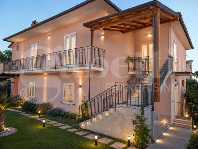 Villa Indipendente in vendita a Teano, Campania