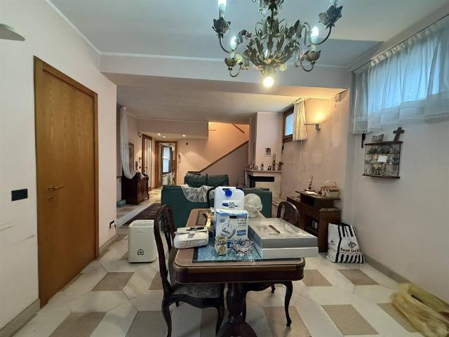 Villa Indipendente in vendita a Telgate, Lombardia
