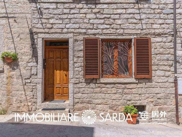 Villa Indipendente in vendita a Tempio Pausania, Sardigna/Sardegna
