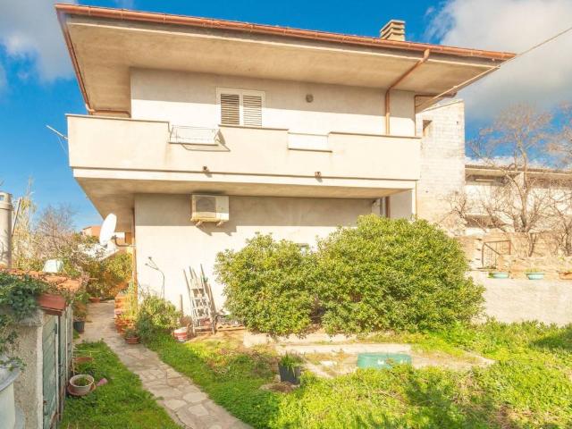 Villa Indipendente in vendita a Tempio Pausania, Sassari
