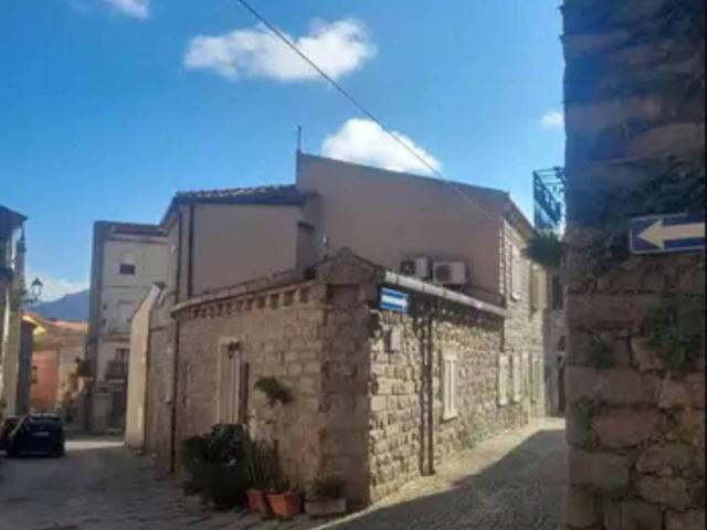 Villa Indipendente in vendita a Tempio Pausania, Sassari