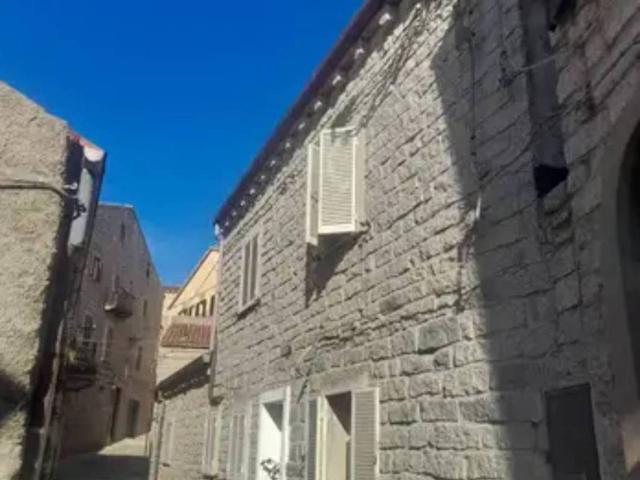 Villa Indipendente in vendita a Tempio Pausania, Sardigna/Sardegna