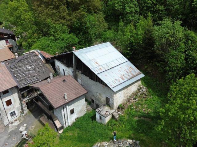 Villa Indipendente in vendita a Temù, Brescia