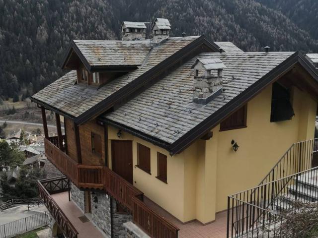 Villa Indipendente in vendita a Roncal, Temù