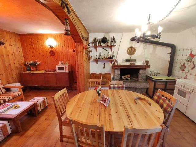 Villa Indipendente in vendita a Comunità montana della valle Camonica, Temù