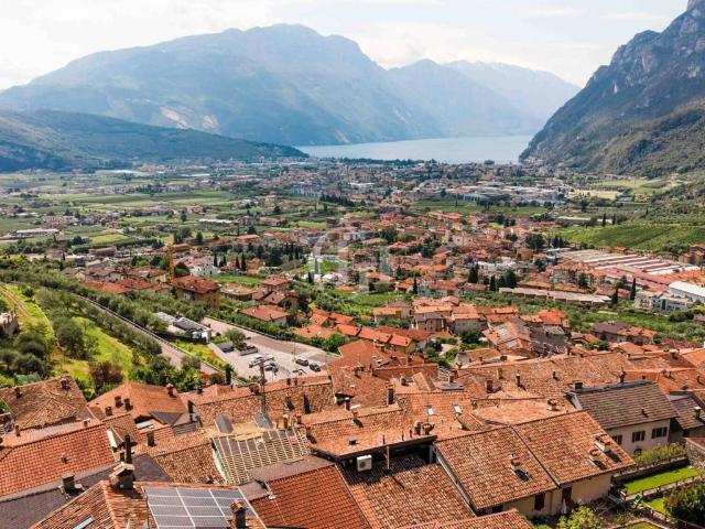 Villa Indipendente in vendita a Comunità Alto Garda e Ledro, Tenno