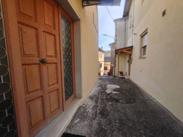Villa Indipendente in vendita a Teramo, Abruzzo