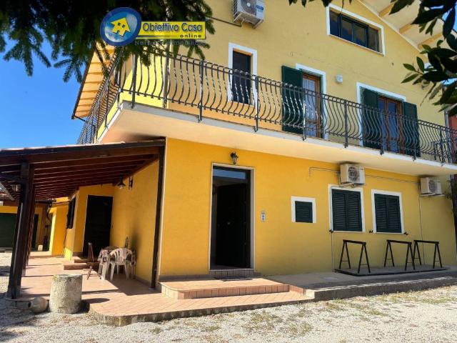 Villa Indipendente in vendita a Scapriano, Teramo