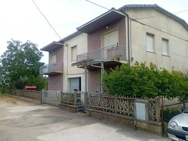 Villa Indipendente in vendita a Gammarana, Teramo