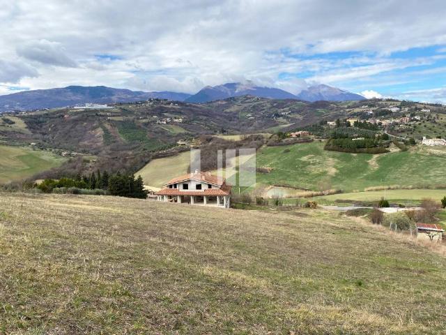 Villa Indipendente in vendita a Teramo, Abruzzo