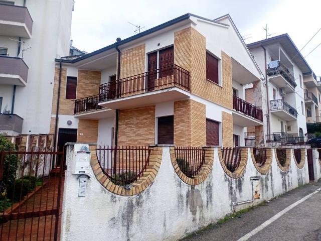Villa Indipendente in vendita a Scapriano, Teramo