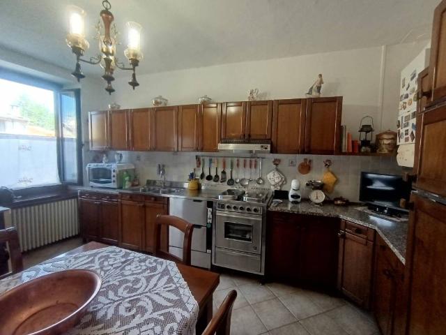 Villa Indipendente in vendita a Terenzo, Reggio Emilia