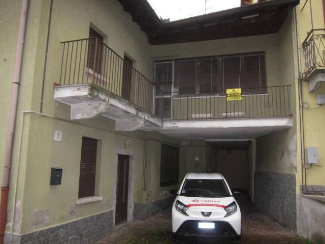 Villa Indipendente in vendita a Ternate, Varese