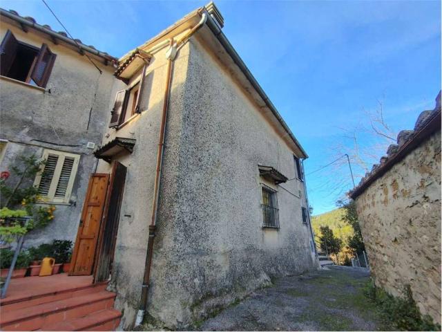 Villa Indipendente in vendita a Terni, Umbria