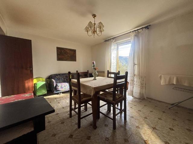Appartamento in vendita a Terni, Umbria
