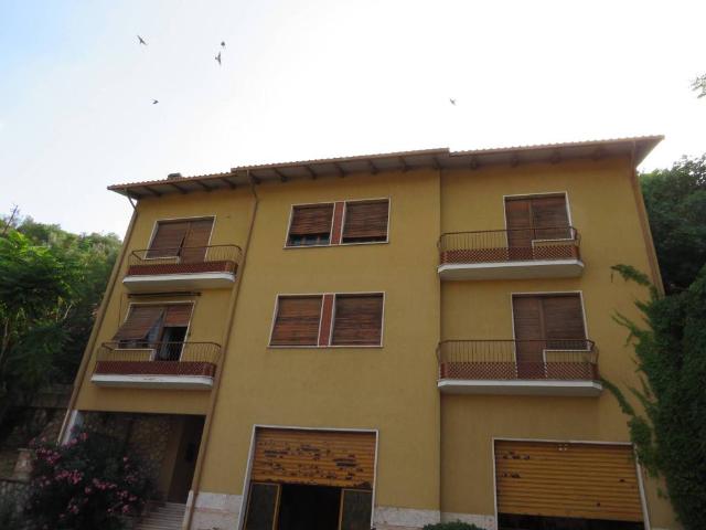 Villa Indipendente in vendita a Terni, Umbria