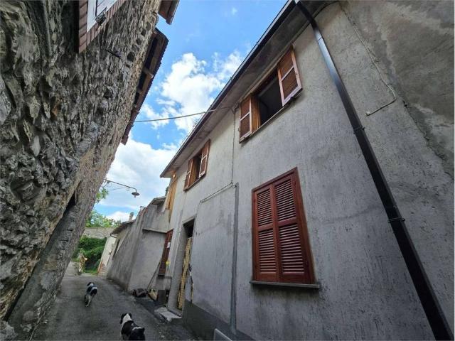 Villa Indipendente in vendita a Terni, Umbria