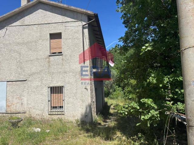 Villa Indipendente in vendita a Città Giardino, Terni