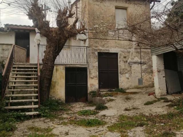 Villa Indipendente in vendita a Campomaggiore, Terni