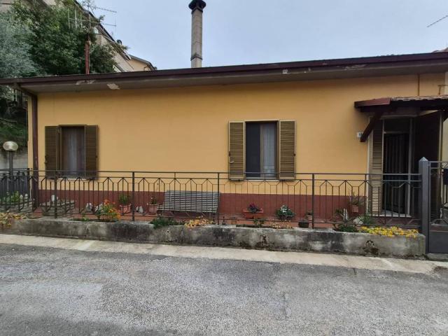 Villa Indipendente in vendita a Vocabolo Trevi, Terni