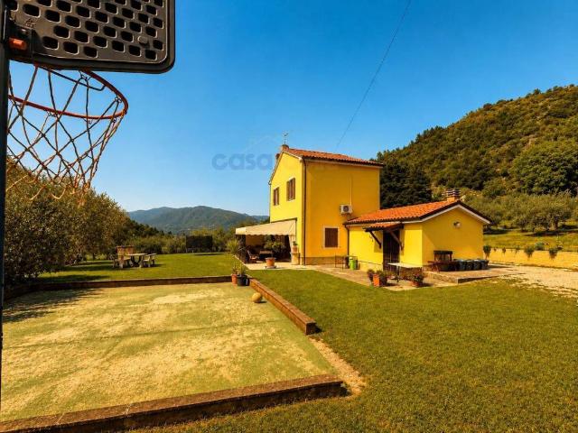 Villa Indipendente in vendita a Terni, Umbria