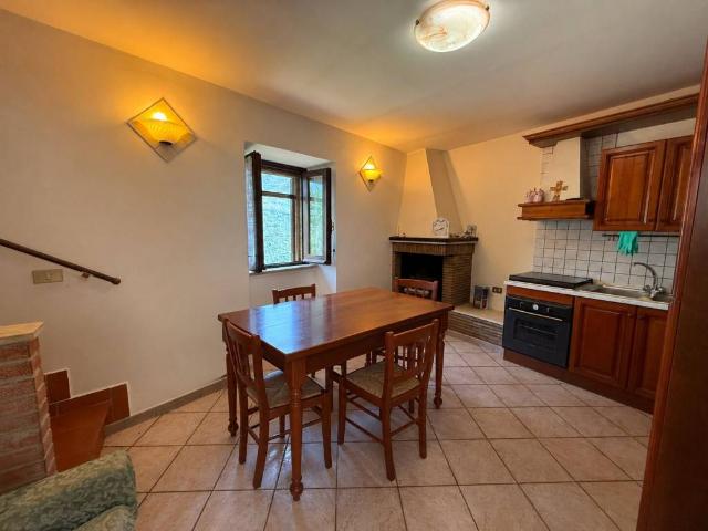 Villa Indipendente in vendita a Acquapalombo, Terni