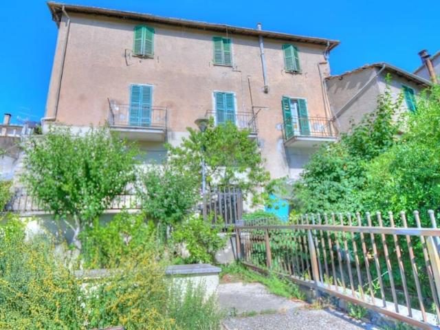 Villa Indipendente in vendita a Terni, Umbria
