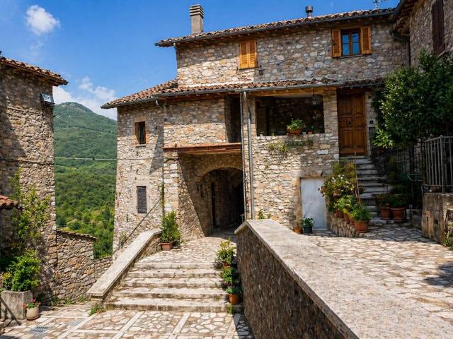 Villa Indipendente in vendita a Terni, Umbria