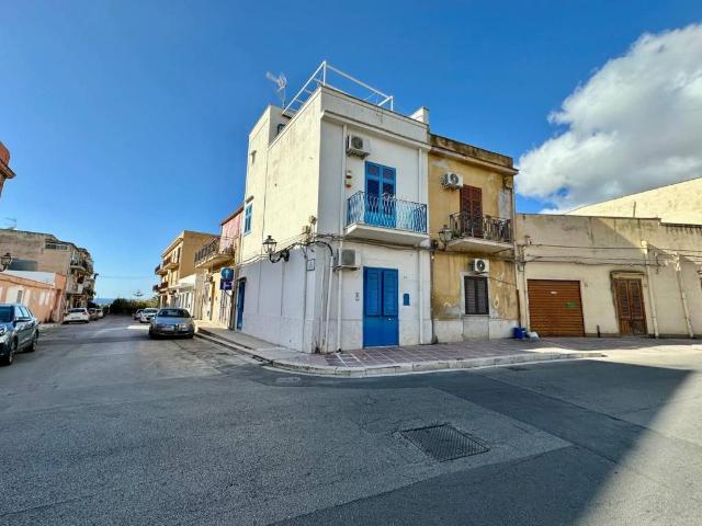 Villa Indipendente in vendita a Cinisi, Sicilia