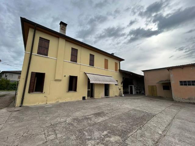 Villa Indipendente in vendita a Terrazzo, Veneto