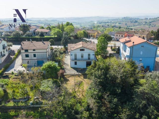 Villa Indipendente in vendita a Terre Roveresche, Marche