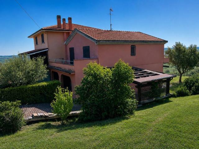 Villa Indipendente in vendita a Terre Roveresche, Marche