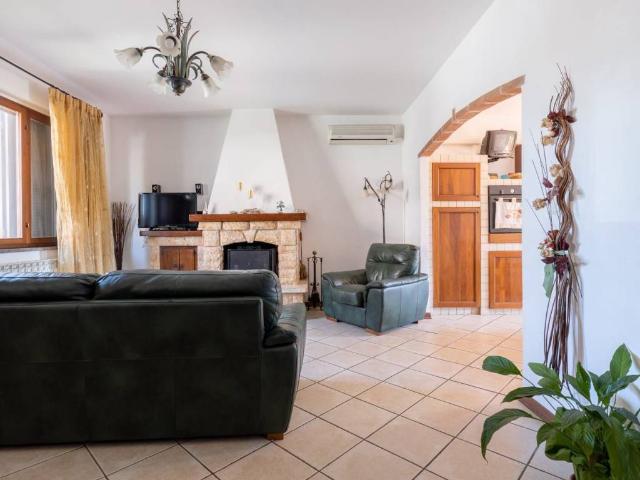 Villa Indipendente in vendita a La Rosa, Terricciola