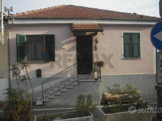 Villa Indipendente in vendita a Testico, Liguria
