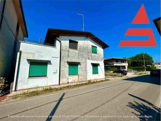 Villa Indipendente in vendita a Tezze Sul Brenta, Veneto