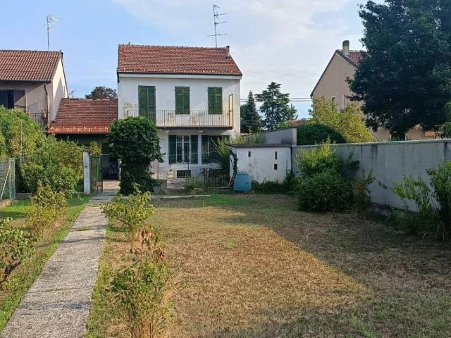 Villa Indipendente in vendita a Piemonte, Alessandria