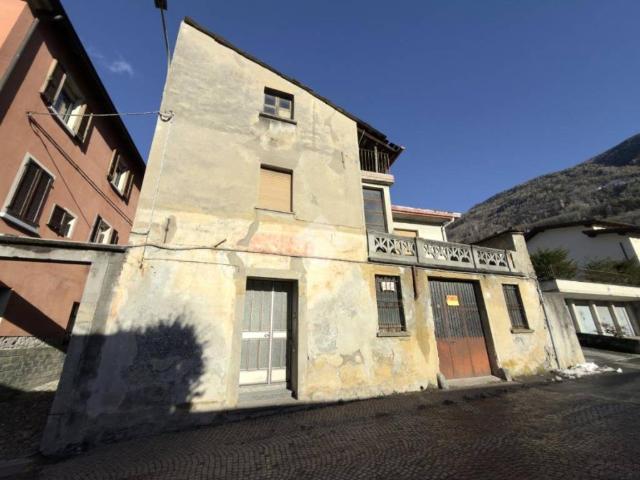 Villa Indipendente in vendita a Tirano, Lombardia