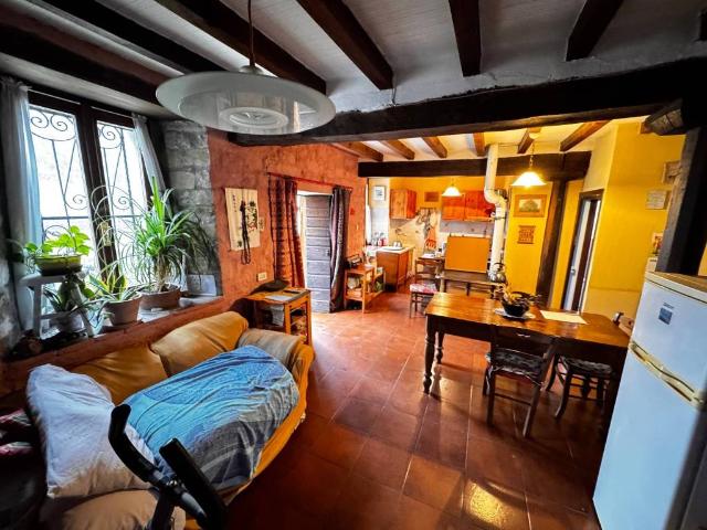 Villa Indipendente in vendita a Tizzano Val Parma, Reggio Emilia