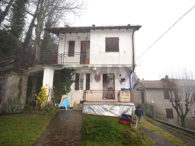 Villa Indipendente in vendita a Tizzano Val Parma, Reggio Emilia