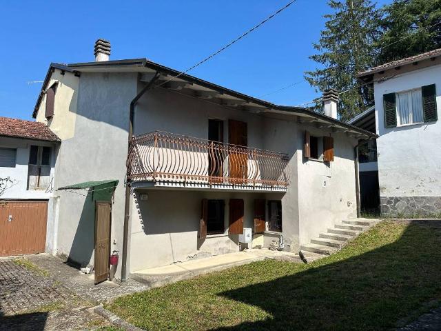 Villa Indipendente in vendita a Tizzano Val Parma, Reggio Emilia