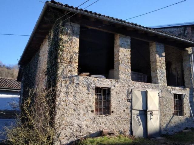 Villa Indipendente in vendita a Tizzano Val Parma, Reggio Emilia