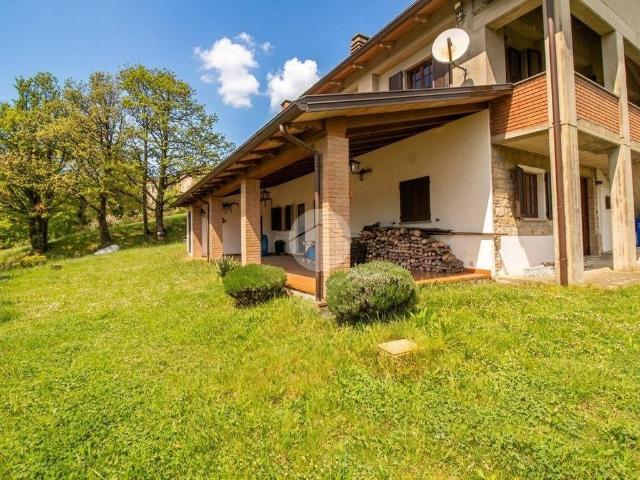 Villa Indipendente in vendita a Tizzano Val Parma, Reggio Emilia