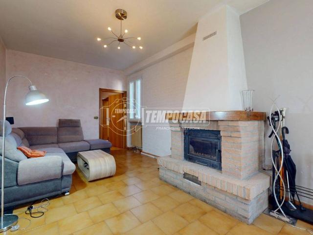 Villa Indipendente in vendita a Appennino Reggiano, Re