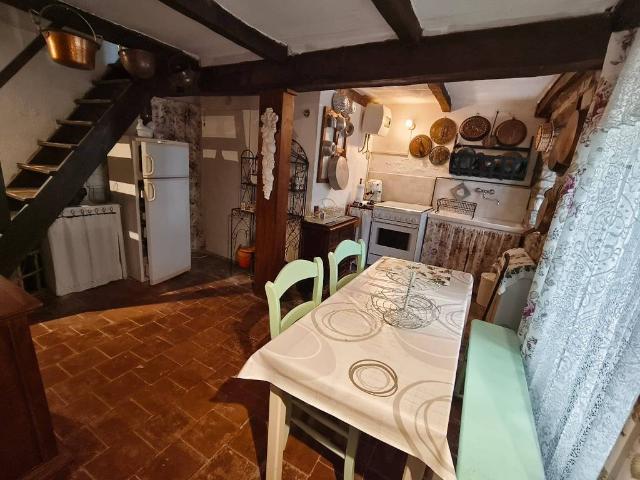 Villa Indipendente in vendita a Appennino Reggiano, Re