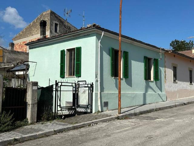 Villa Indipendente in vendita a Tocco Casauria, Abruzzo