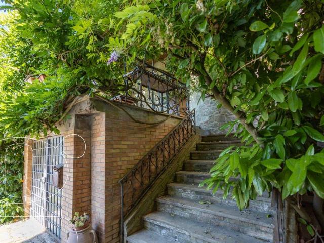 Villa Indipendente in vendita a Ponterio-Pian di Porto, Izzalini