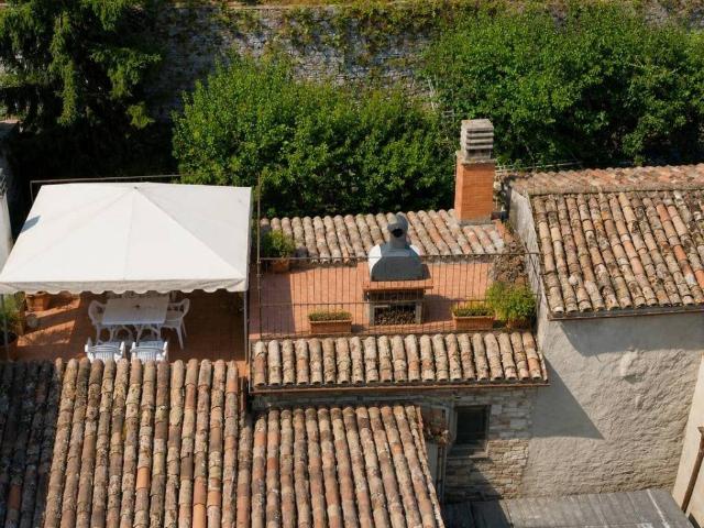 Villa Indipendente in vendita a Izzalini, Umbria