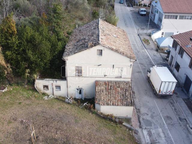 Villa Indipendente in vendita a Marche, Macerata