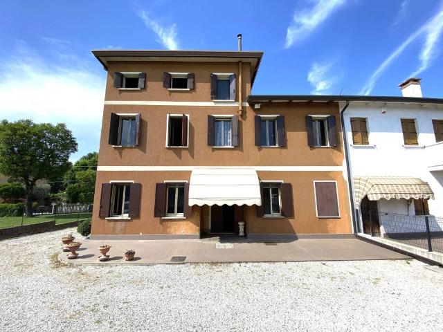 Villa Indipendente in vendita a Tombolo, Veneto
